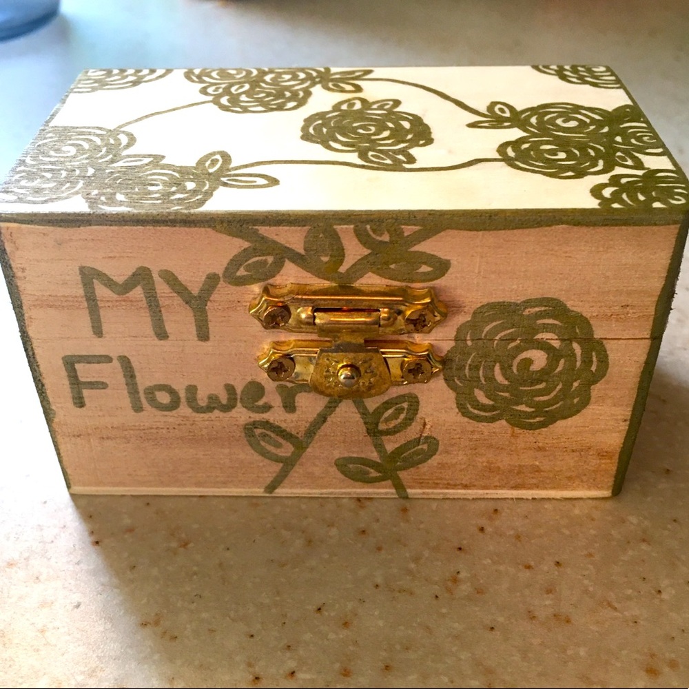 KID DRAWN ROSE JEWELRY BOX